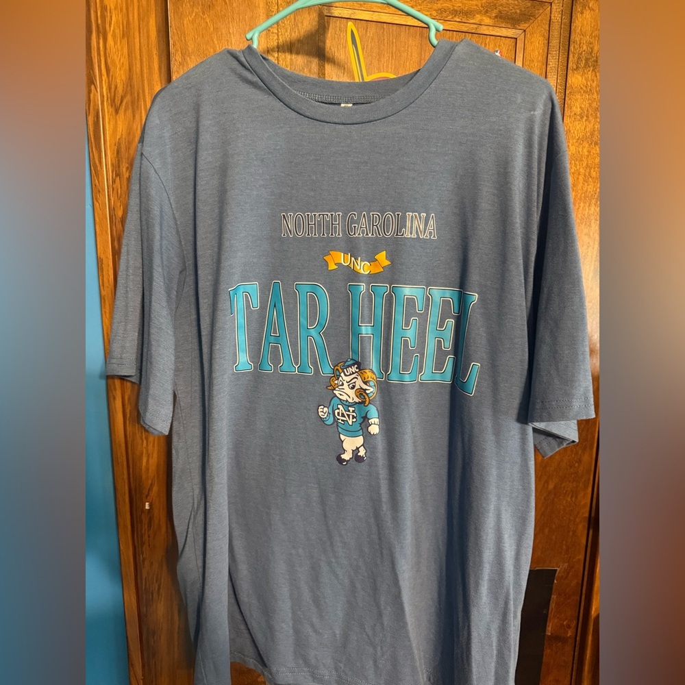 Vintage Tar Heels Graphic T-Shirt - Blue